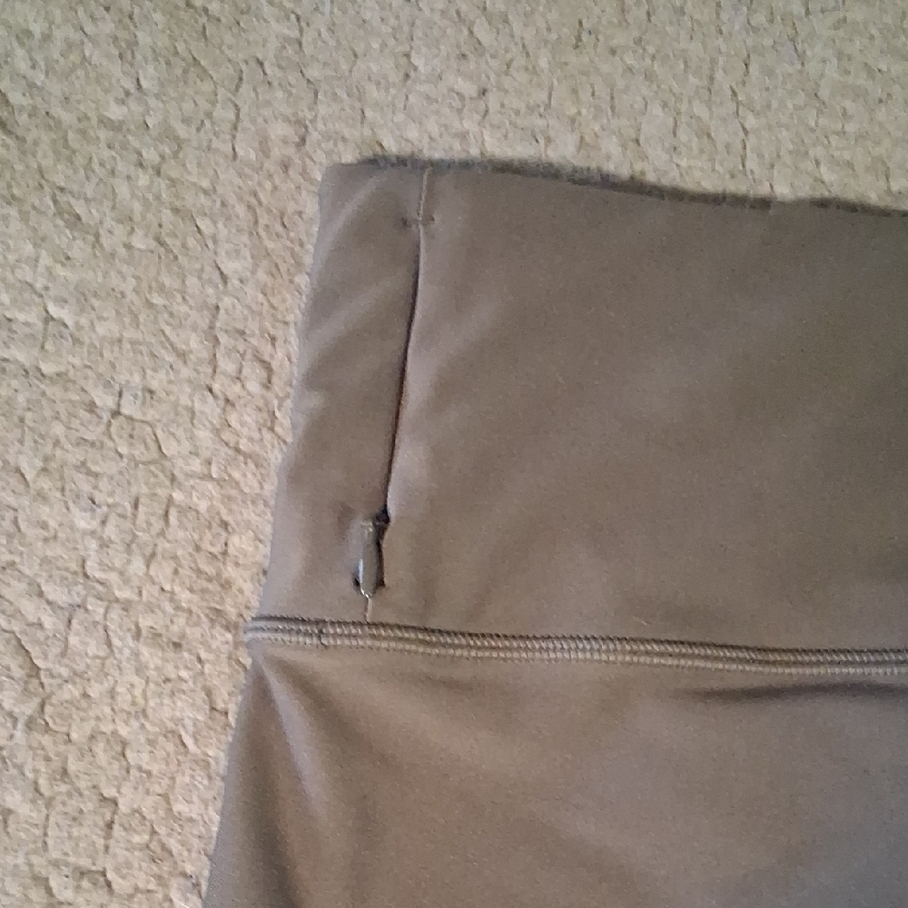 All in Motion Taupe Leggings - Picture 5 of 5